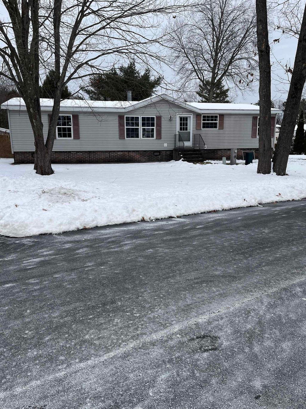 Photo of 13 South Cranberry Lane, Rochester, NH 03867 (MLS # 5072016)