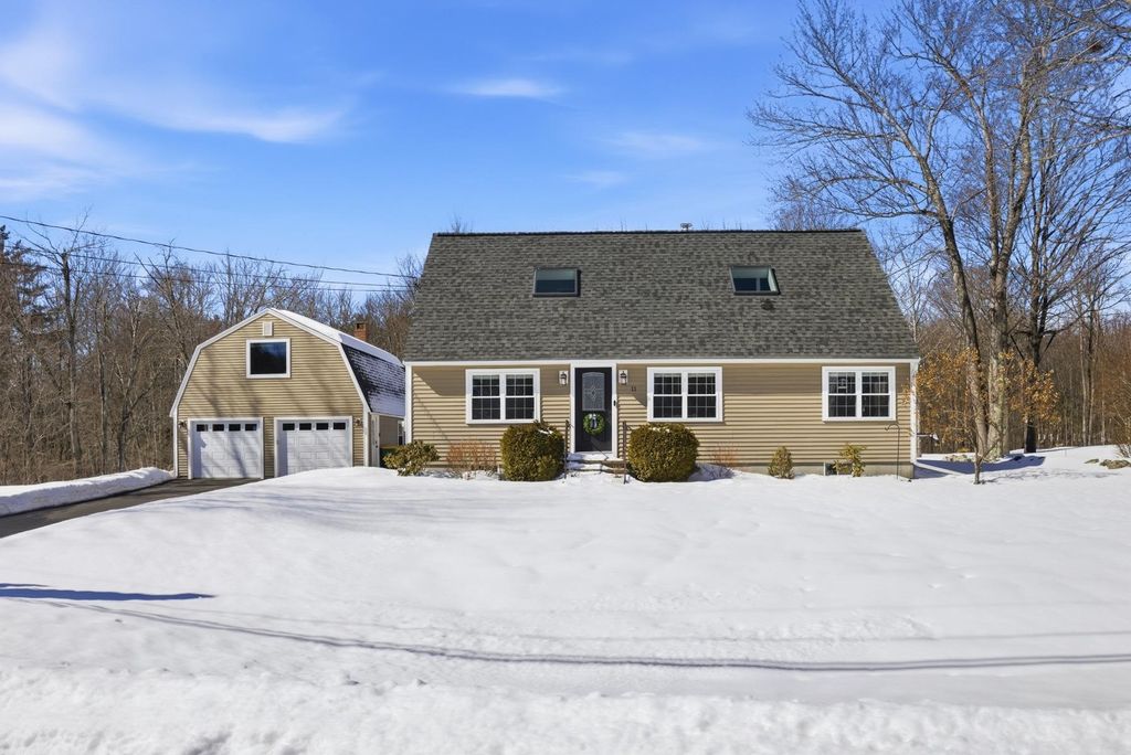 Photo of 11 Ryan Circle, Rochester, NH 03867 (MLS # 5078876)