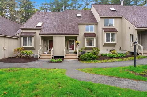 Photo of 20 Suffolk Court #20, Bedford, NH 03110 (MLS # 5088785)