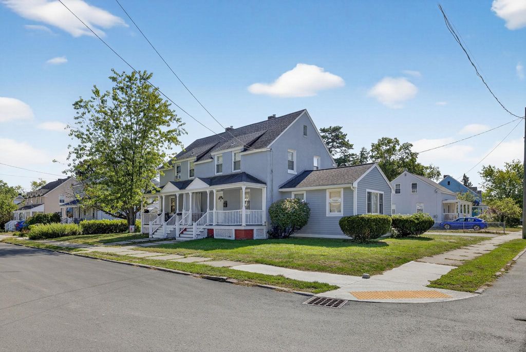 Photo of 1618 Perry Avenue, Nashua, NH 03060 (MLS # 5064132)