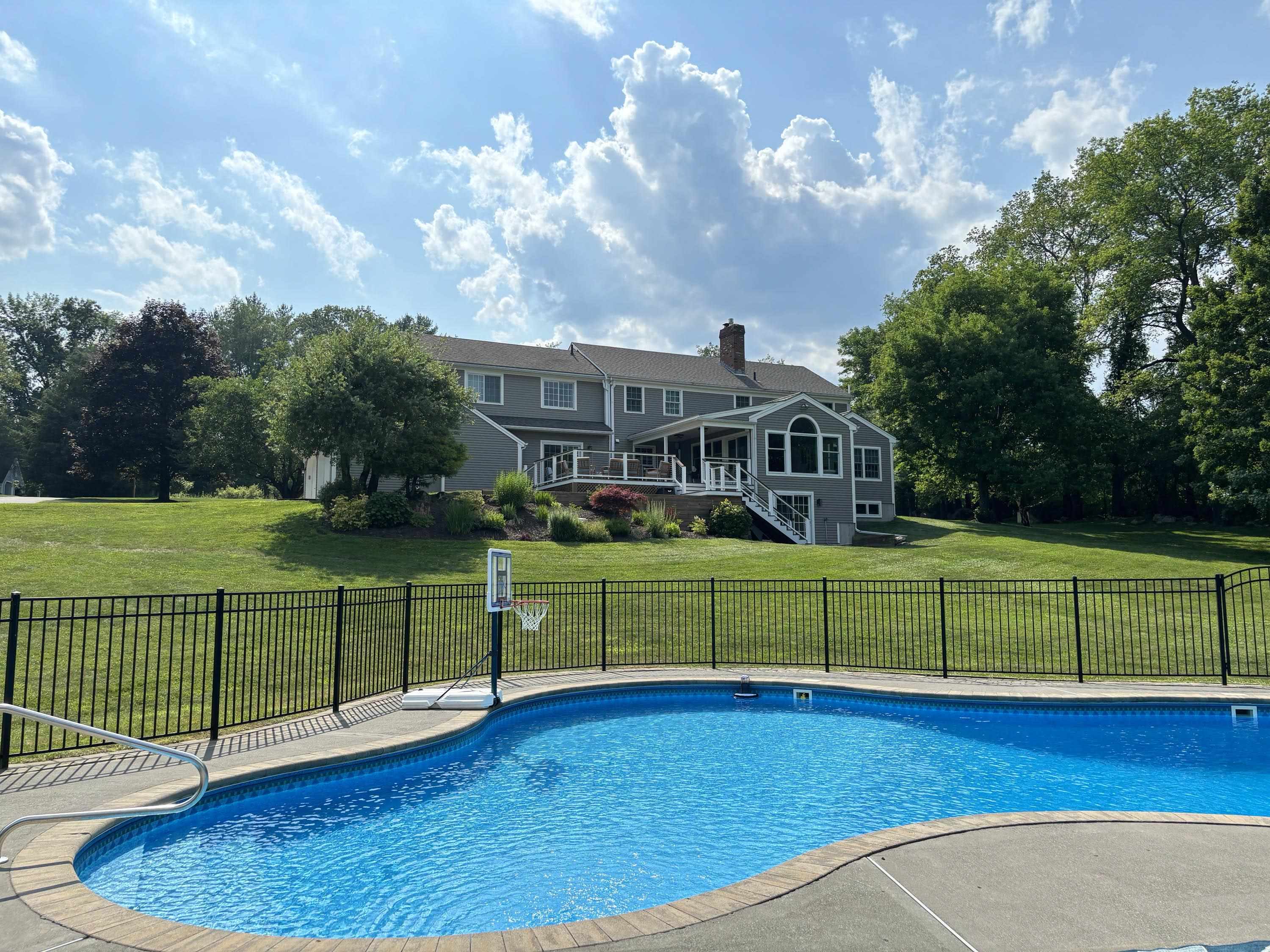65 Hillwinds North Road