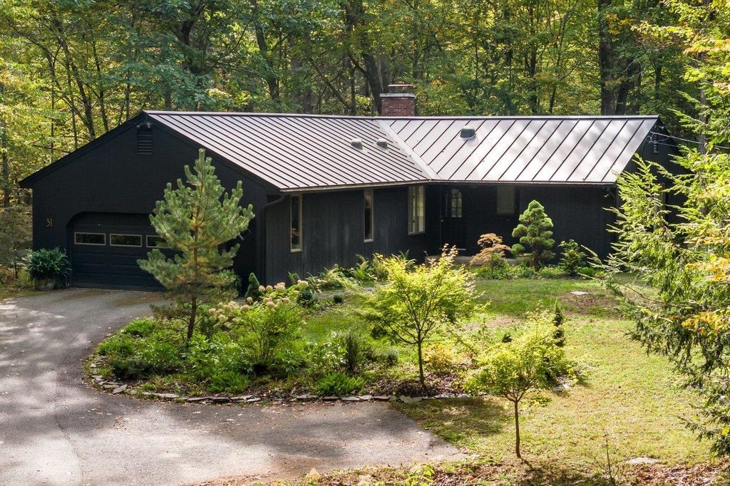Photo of 31 Garrison Lane, Madbury, NH 03823 (MLS # 5063796)