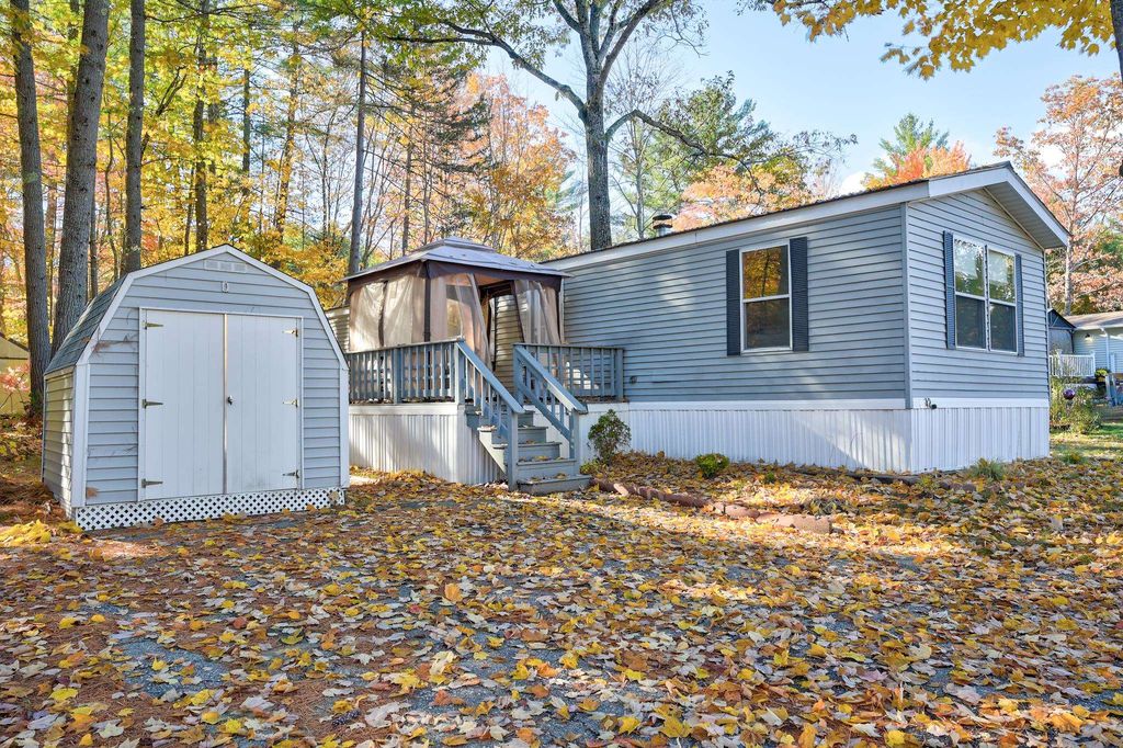 Photo of 42 Buckingham Drive, Conway, NH 03818 (MLS # 5067041)