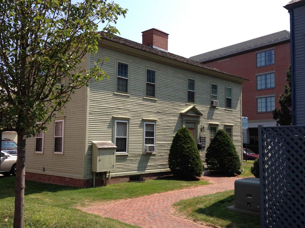 Photo of 410 The Hill, Portsmouth, NH 03801 (MLS # 5046886)