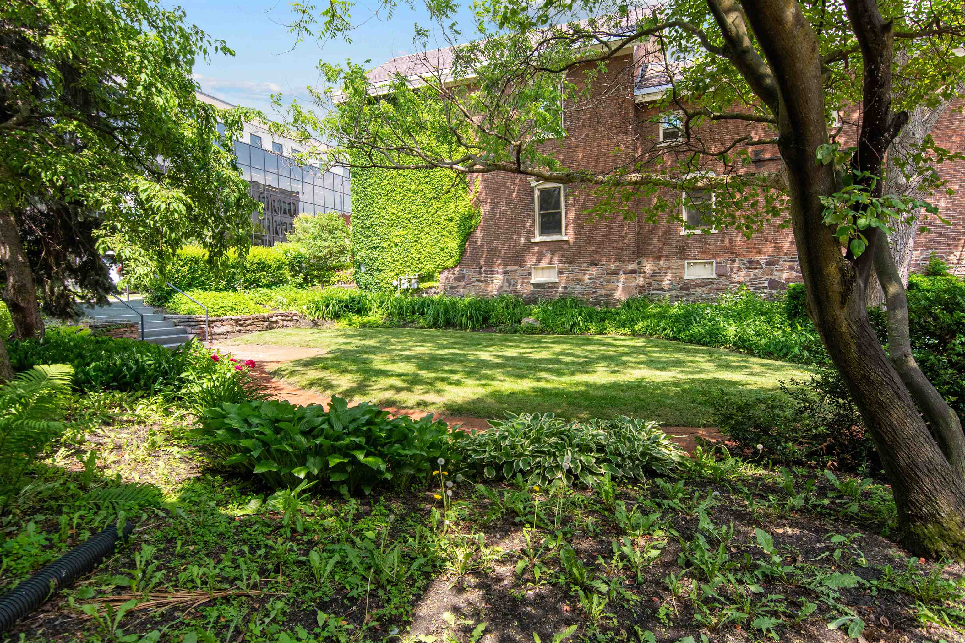 89 College Street Unit A-2
