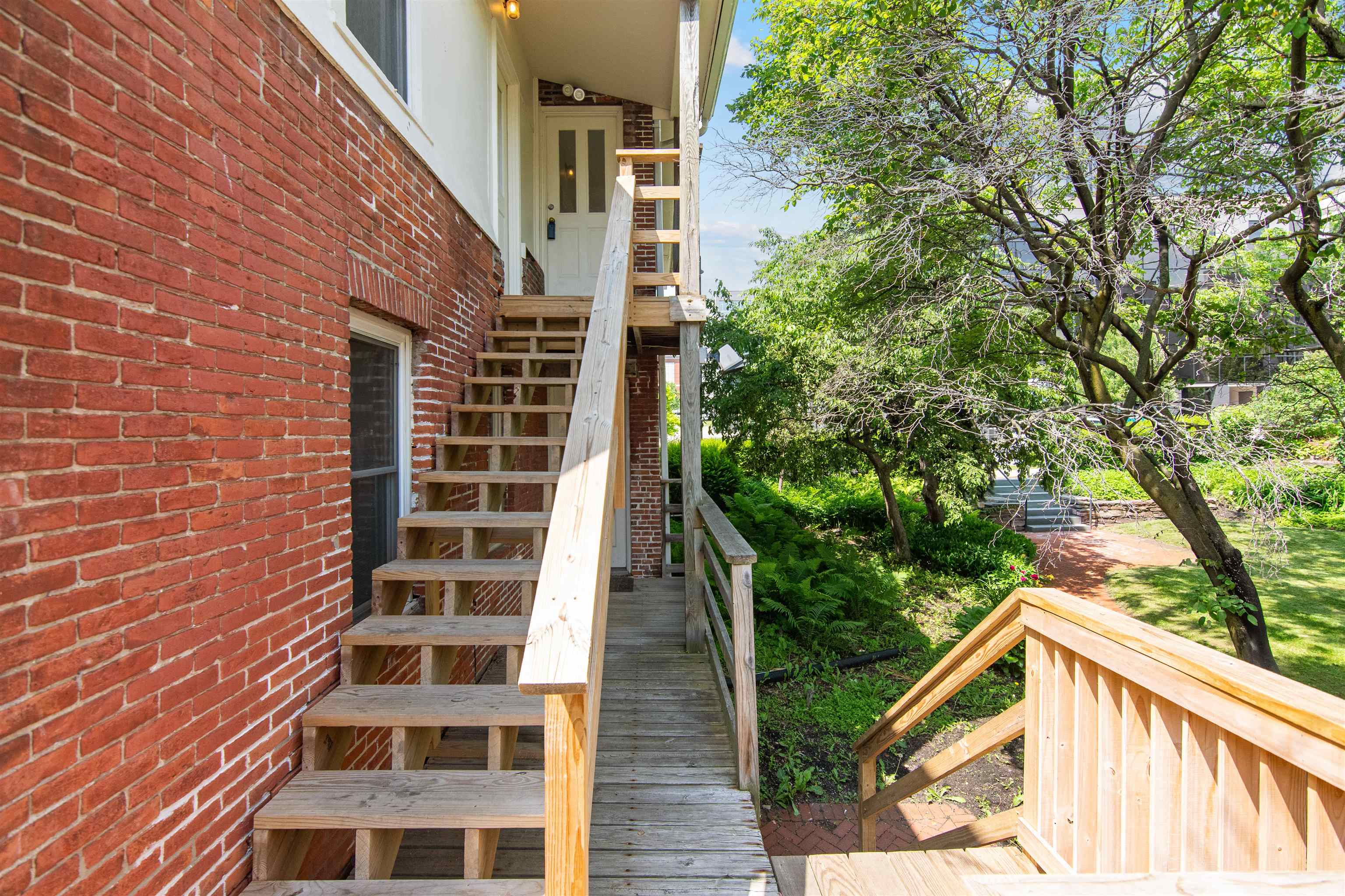 89 College Street Unit A-2