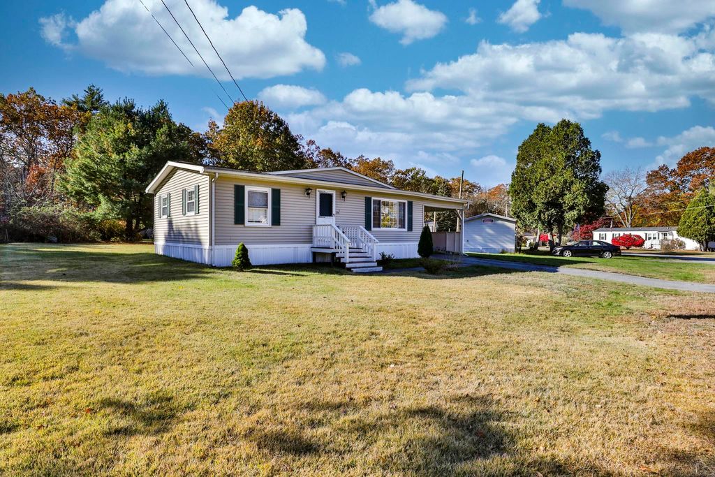 Photo of 19 Winter Street, Salem, NH 03079 (MLS # 5068119)