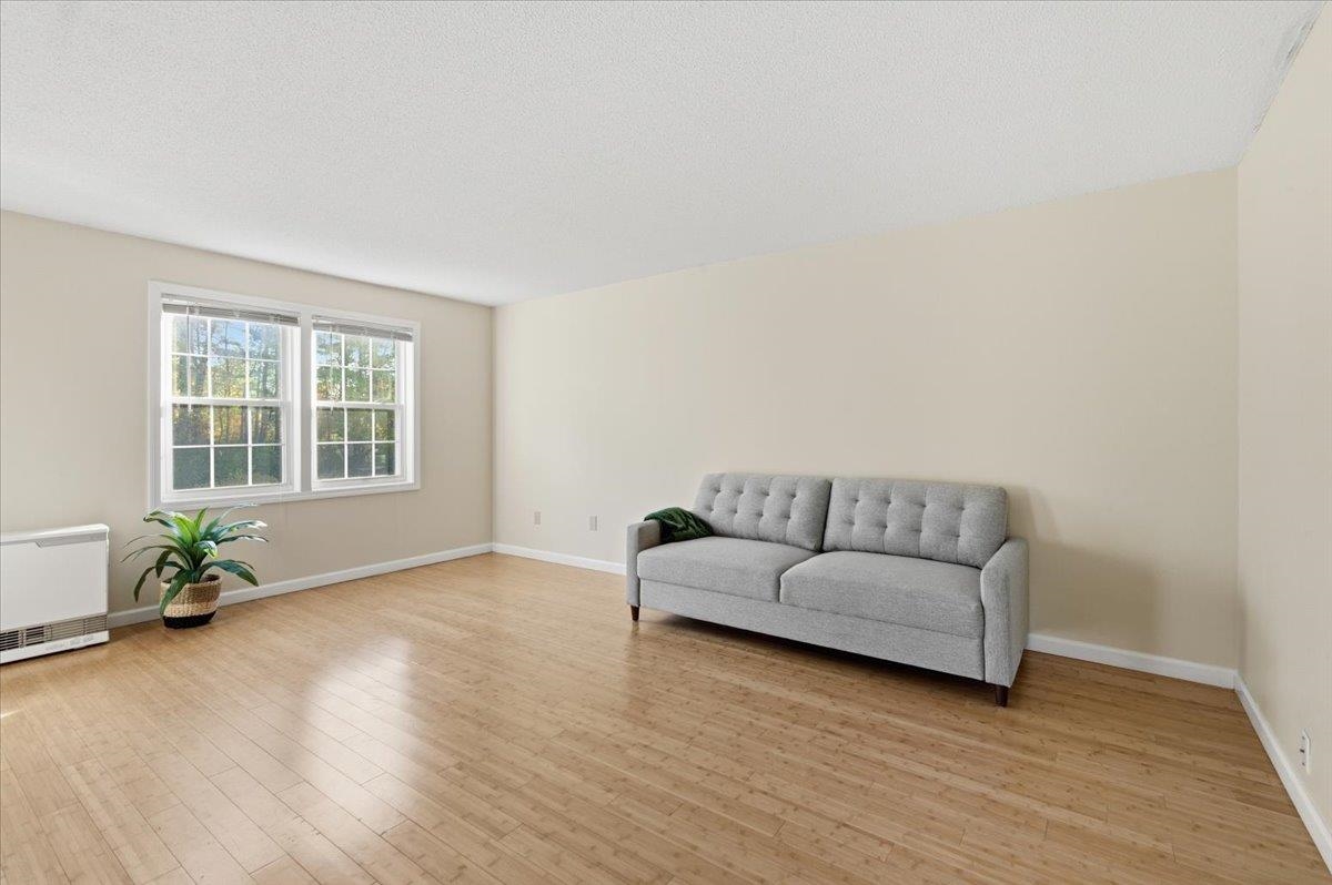 96 Twin Oaks Terrace