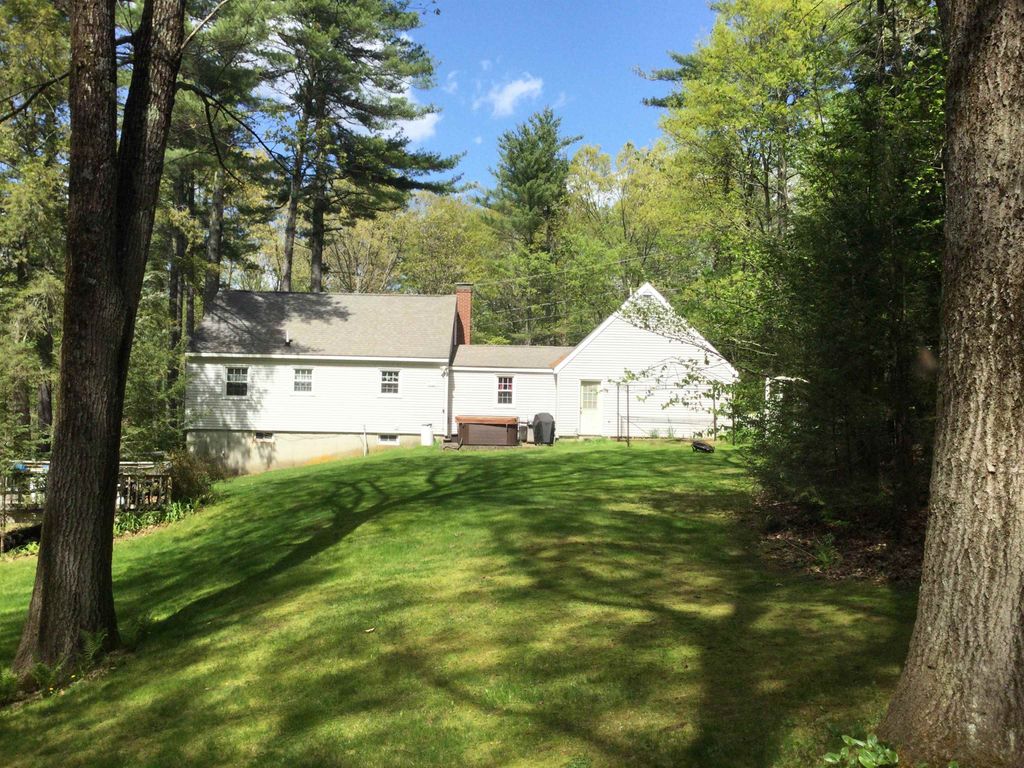 Photo of 31 Tami Lane, Epping, NH 03042 (MLS # 5076846)