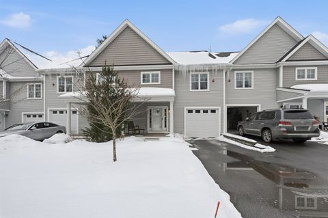 237 Woodview Way Manchester NH 03102