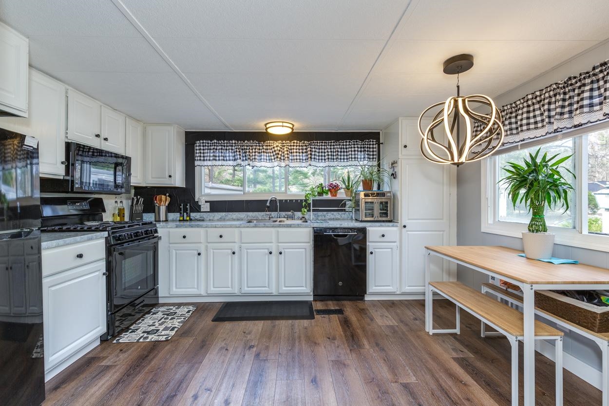 4 Clovercrest Drive