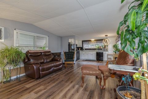 Photo of 4 Clovercrest Drive, Nashua, NH 03062 (MLS # 5083912)