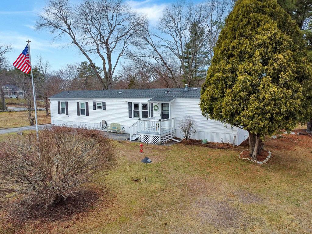 Photo of 15 Winter Street, Salem, NH 03079 (MLS # 5081245)