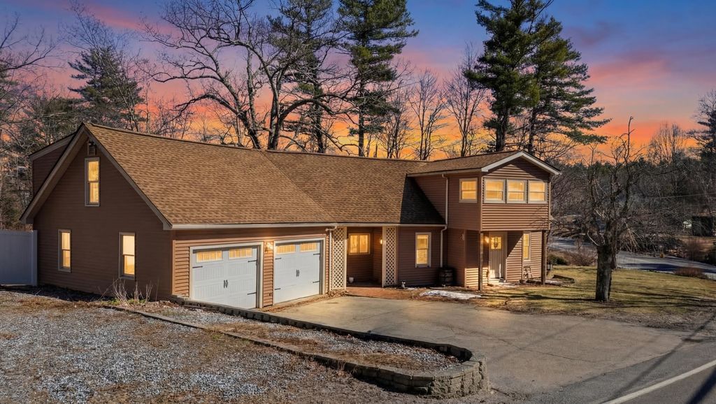 Photo of 66 Old Derry Road, Londonderry, NH 03053 (MLS # 5085907)