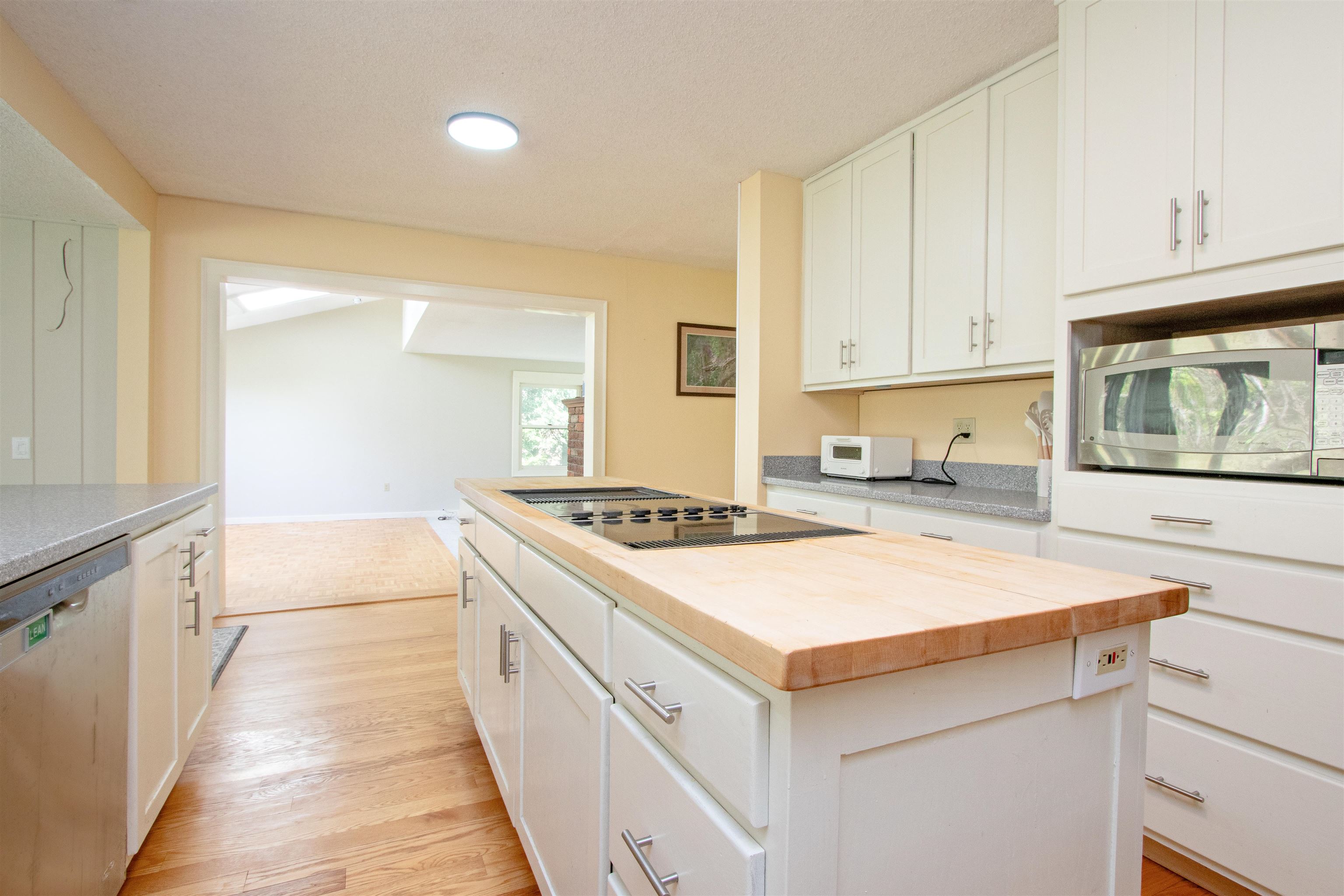 62 Lawrence Circle