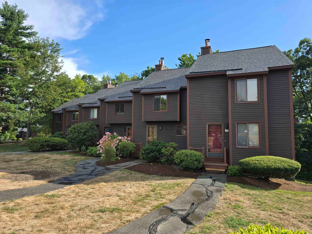 Photo of 43 Thornhill Drive, Stratham, NH 03885 (MLS # 5058576)