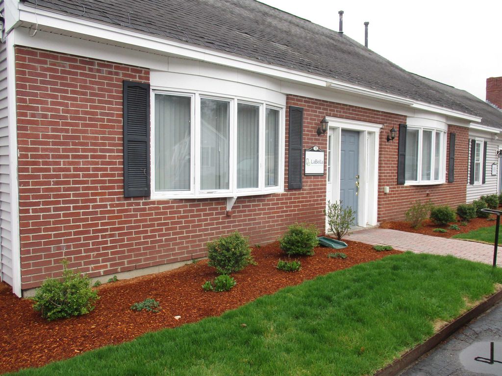 Photo of 40 South River Road #12, Bedford, NH 03110 (MLS # 5086889)