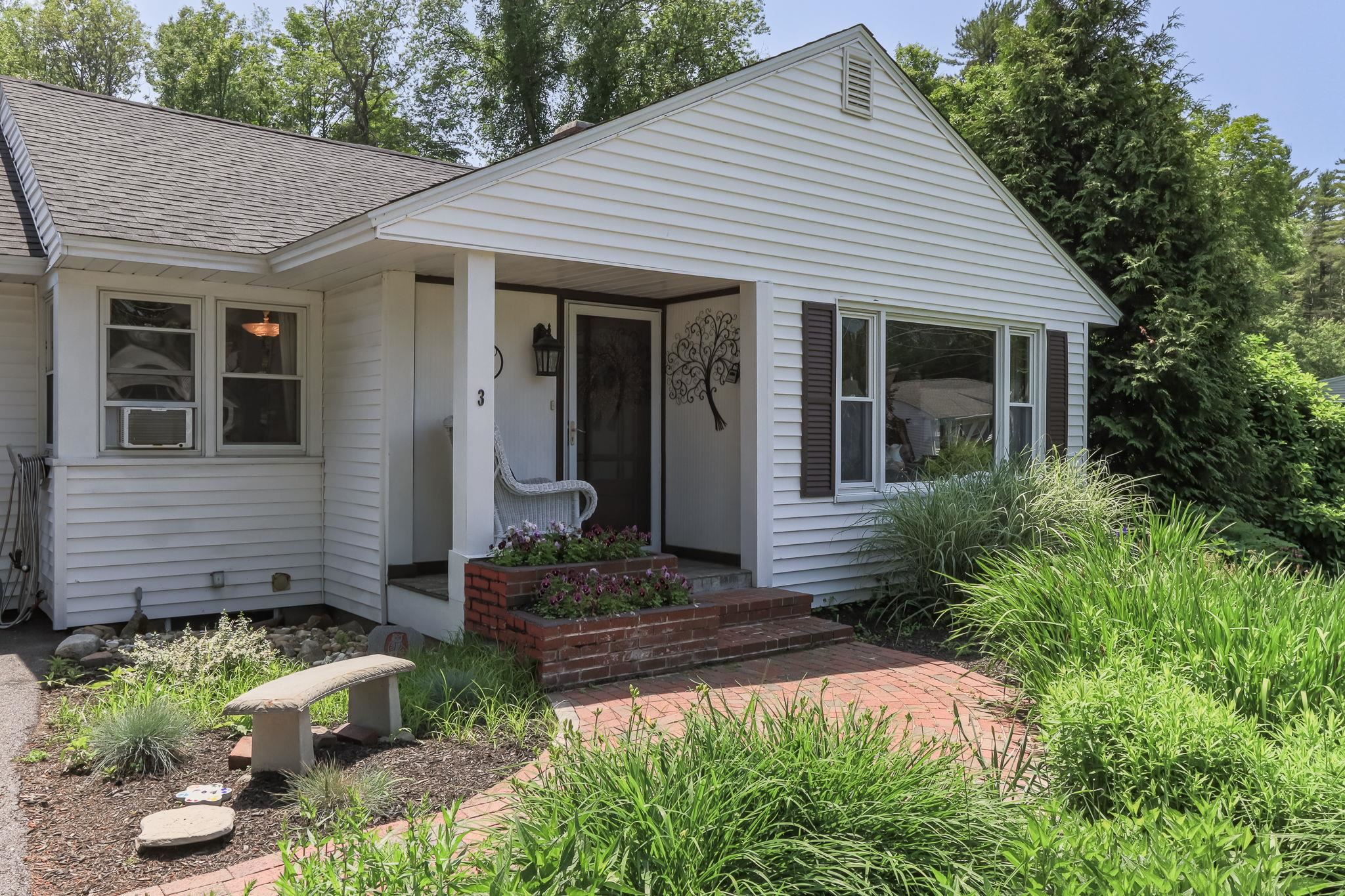 3 Mooreland Avenue