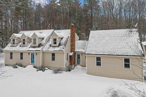 Photo of 15 Chevey Hill Road, Weare, NH 03281 (MLS # 5078589)