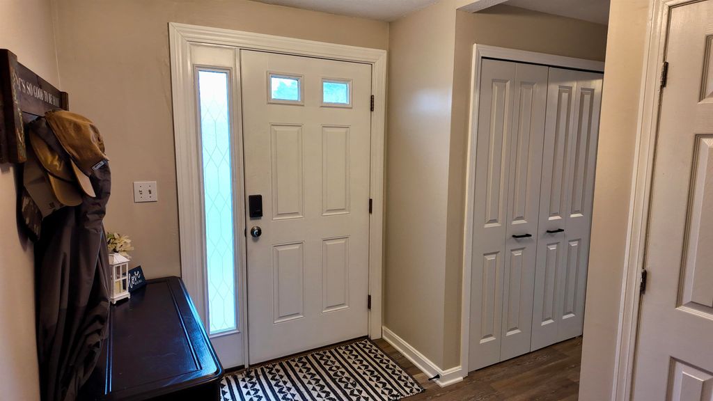 Photo of 86 Pendleton Lane, Londonderry, NH 03053 (MLS # 5084916)