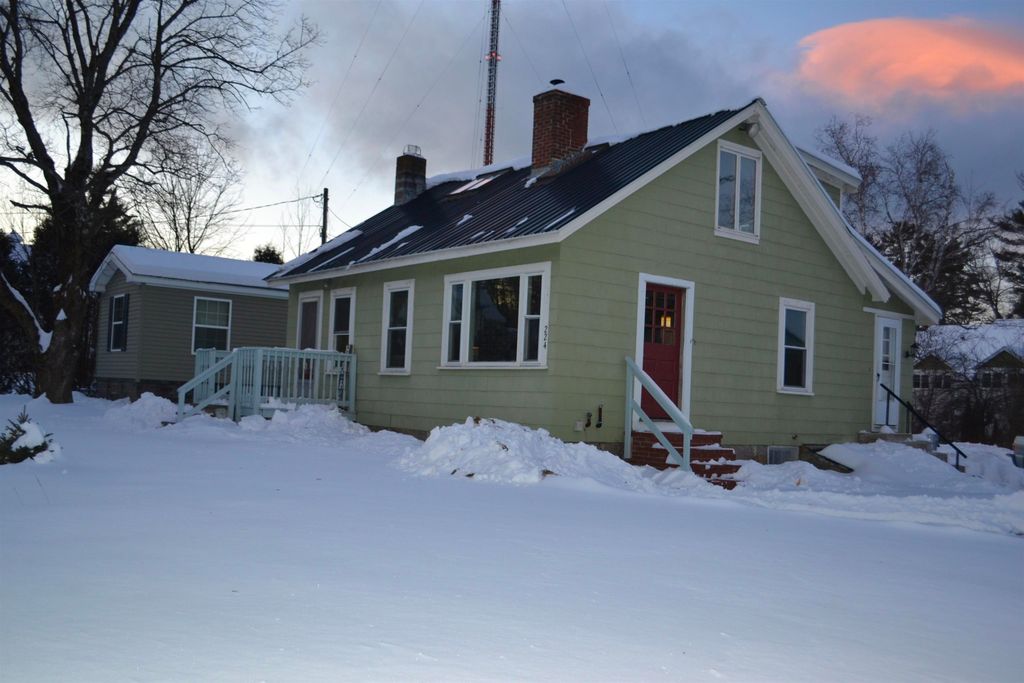 Photo of 224 East Main Street, Conway, NH 03818 (MLS # 5072082)