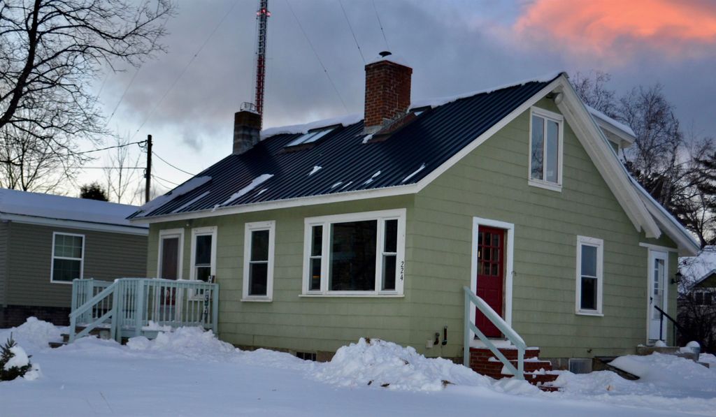 Photo of 224 East Main Street, Conway, NH 03818 (MLS # 5072082)