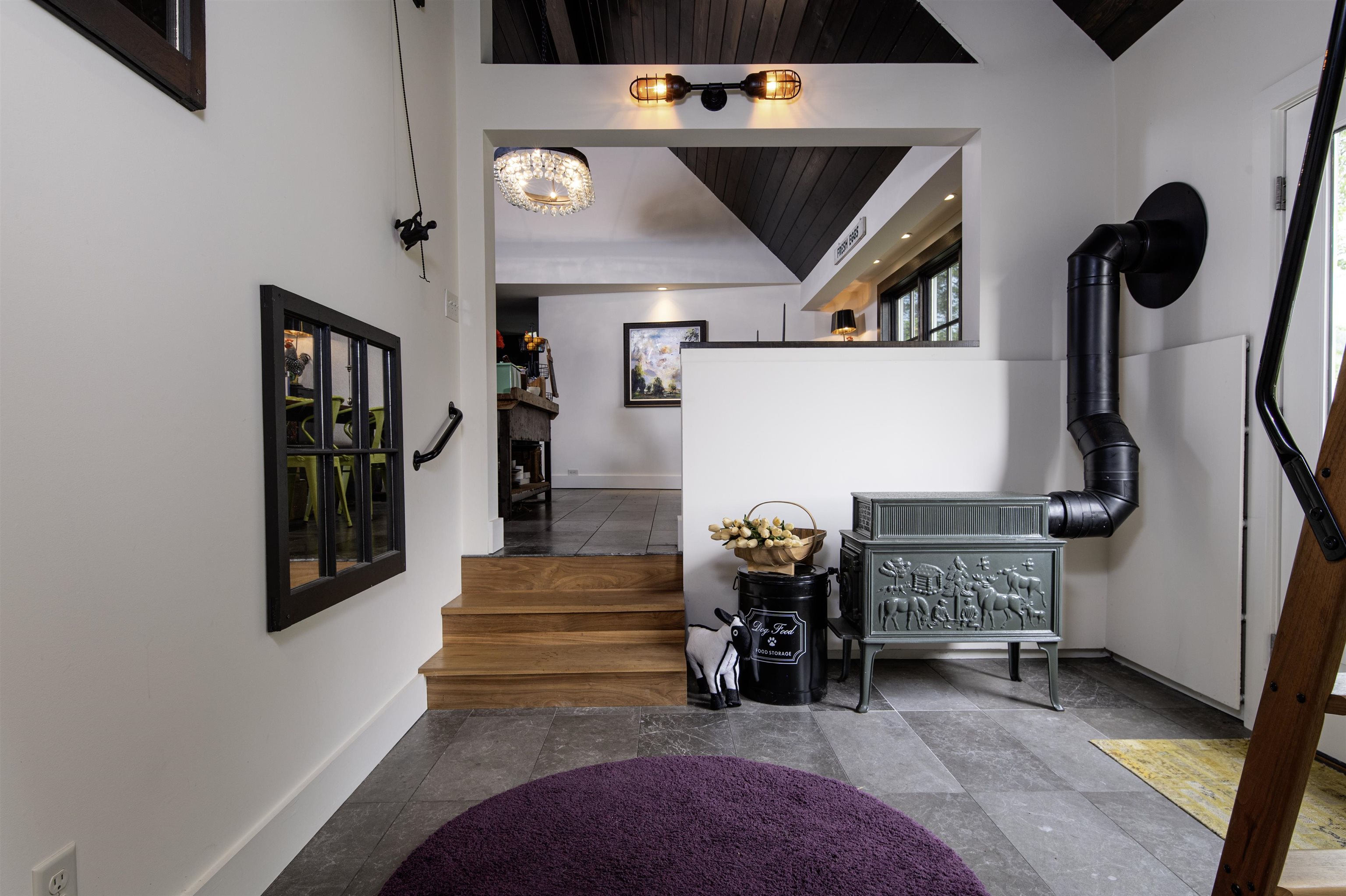 Londonderry, Vermont 05155, United States, 5 Bedrooms Bedrooms, ,4 BathroomsBathrooms,Residential,Active,215372