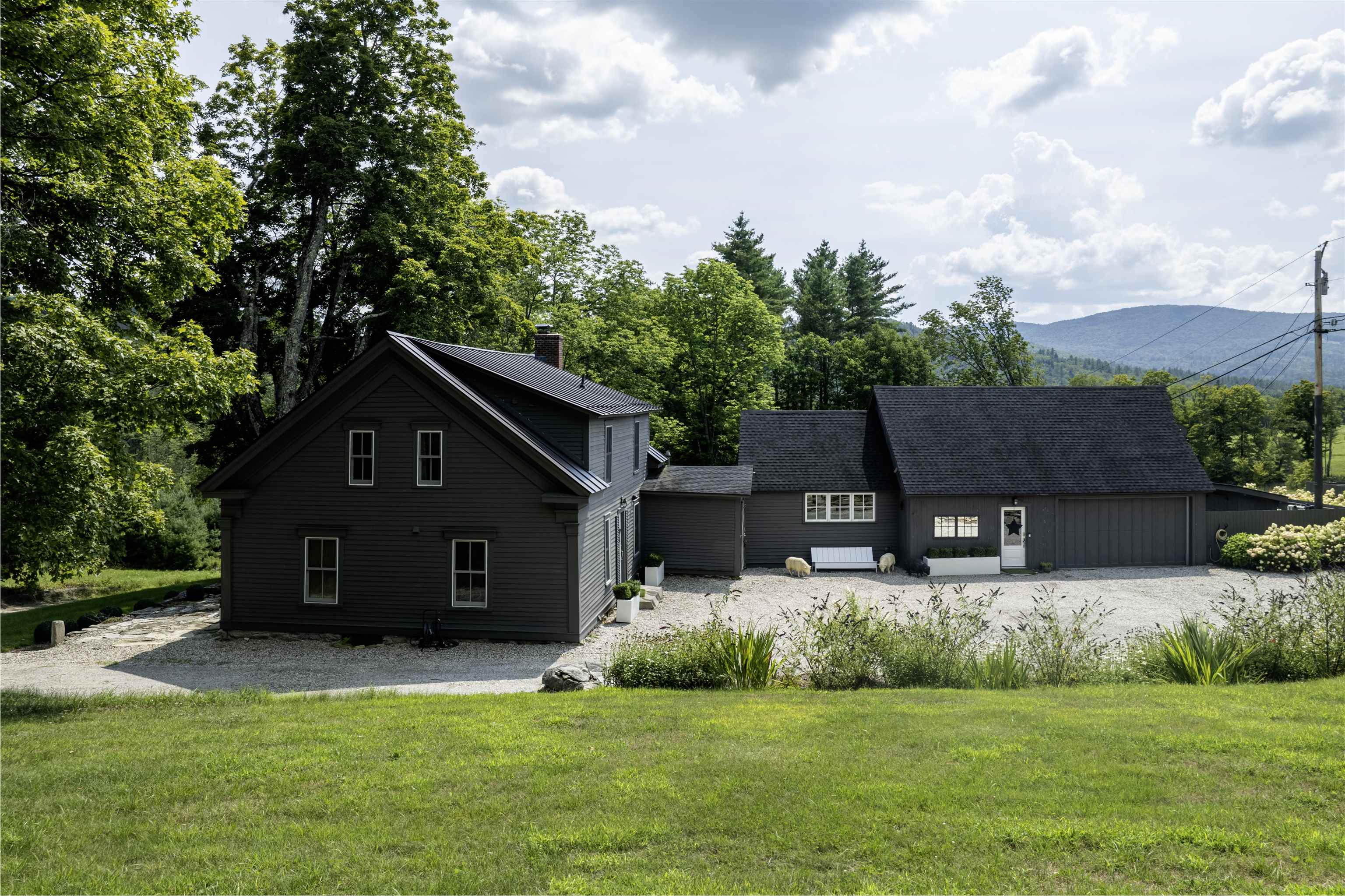 Londonderry, Vermont 05155, United States, 5 Bedrooms Bedrooms, ,4 BathroomsBathrooms,Residential,Active,215372