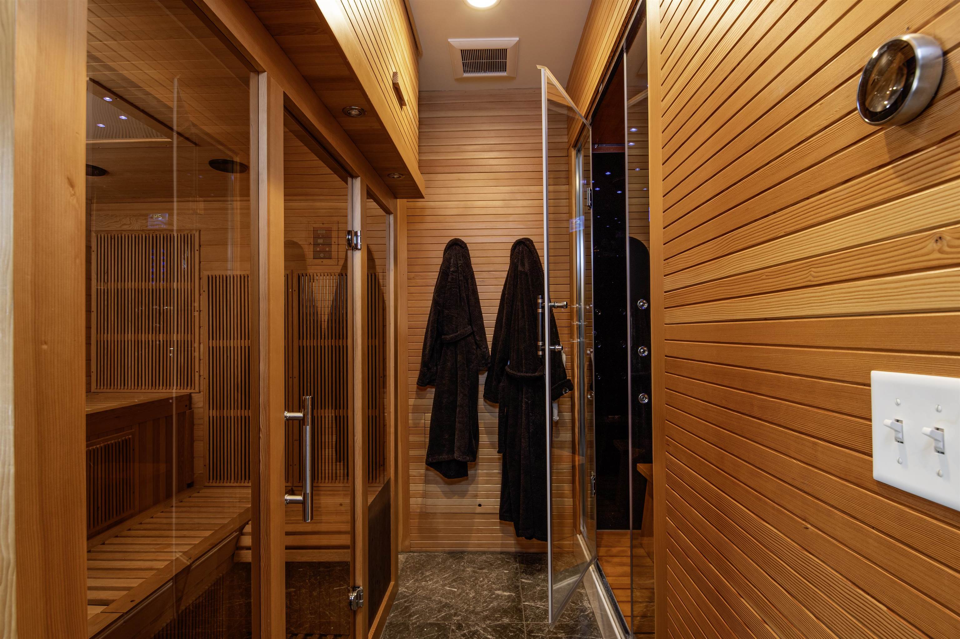 Londonderry, Vermont 05155, United States, 5 Bedrooms Bedrooms, ,4 BathroomsBathrooms,Residential,Active,215372