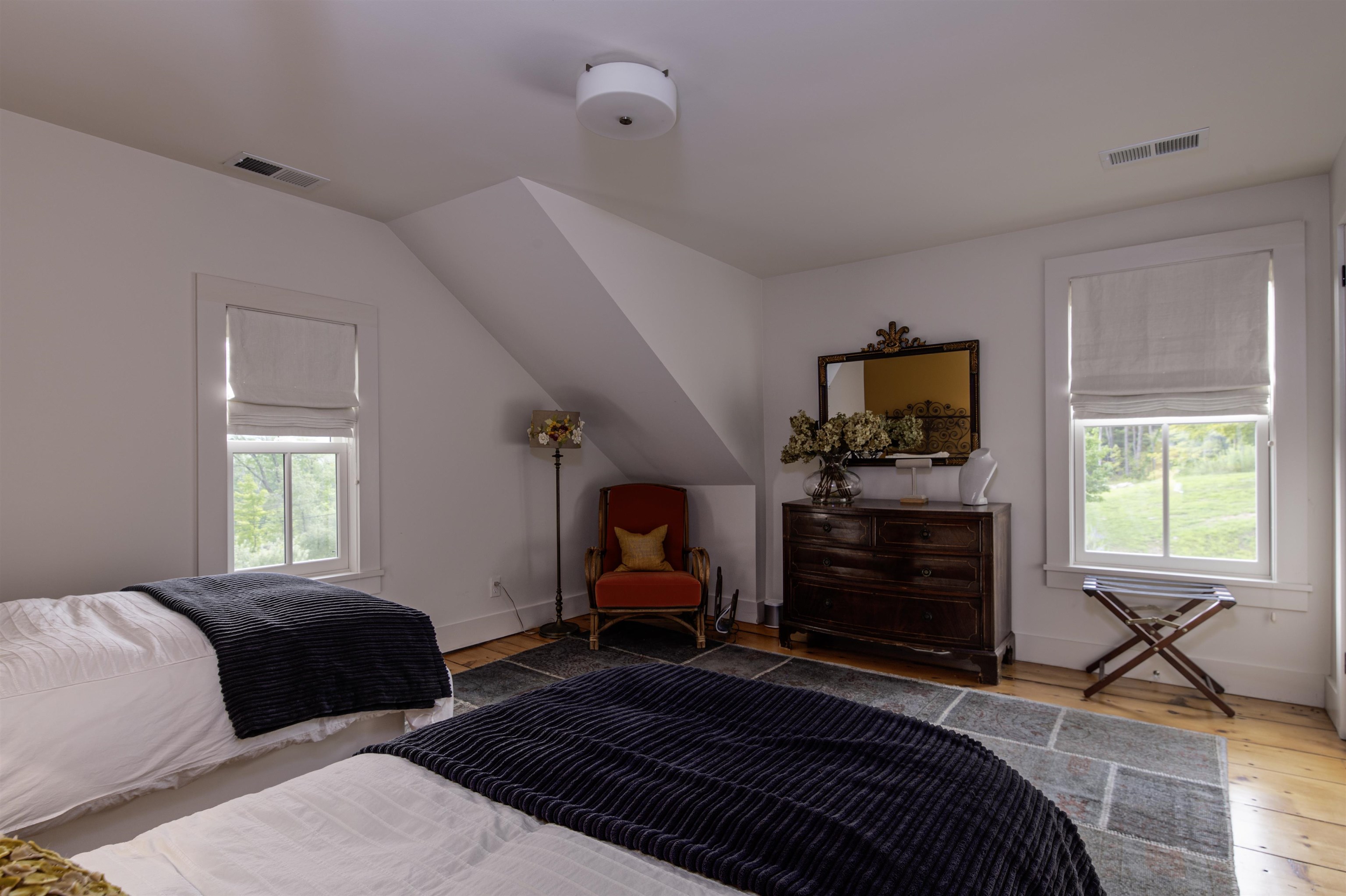 Londonderry, Vermont 05155, United States, 5 Bedrooms Bedrooms, ,4 BathroomsBathrooms,Residential,Active,215372