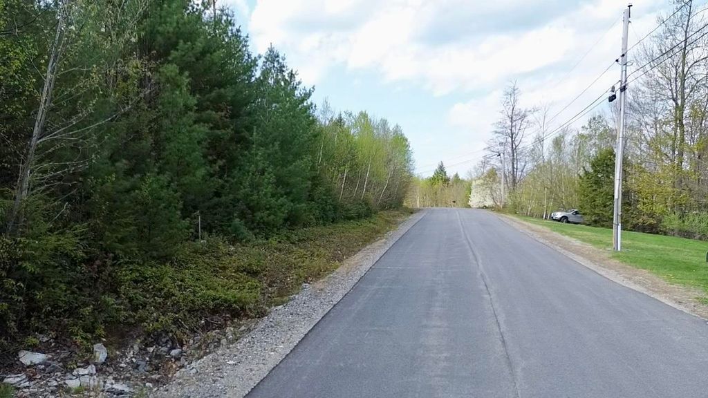 Photo of 2 Ledgewood Road, Wilton, NH 03086 (MLS # 5087412)