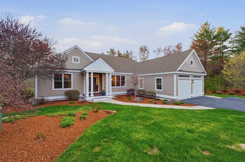 Photo of 8 Marshalls Way, Hollis, NH 03049 (MLS # 5085877)