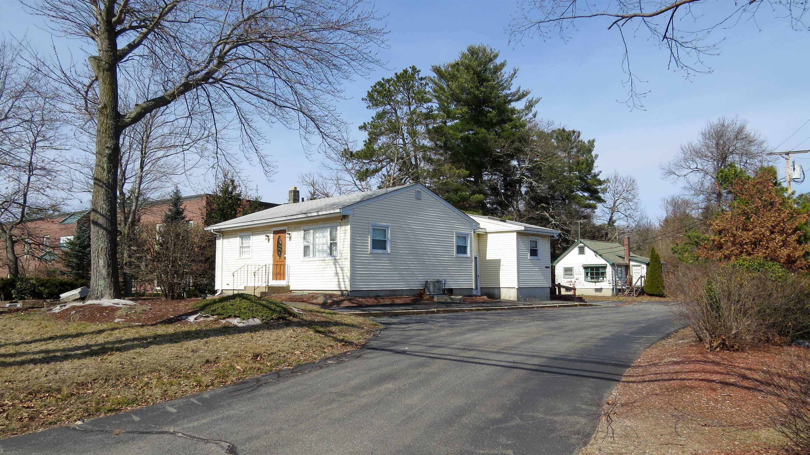 613 Amherst Street