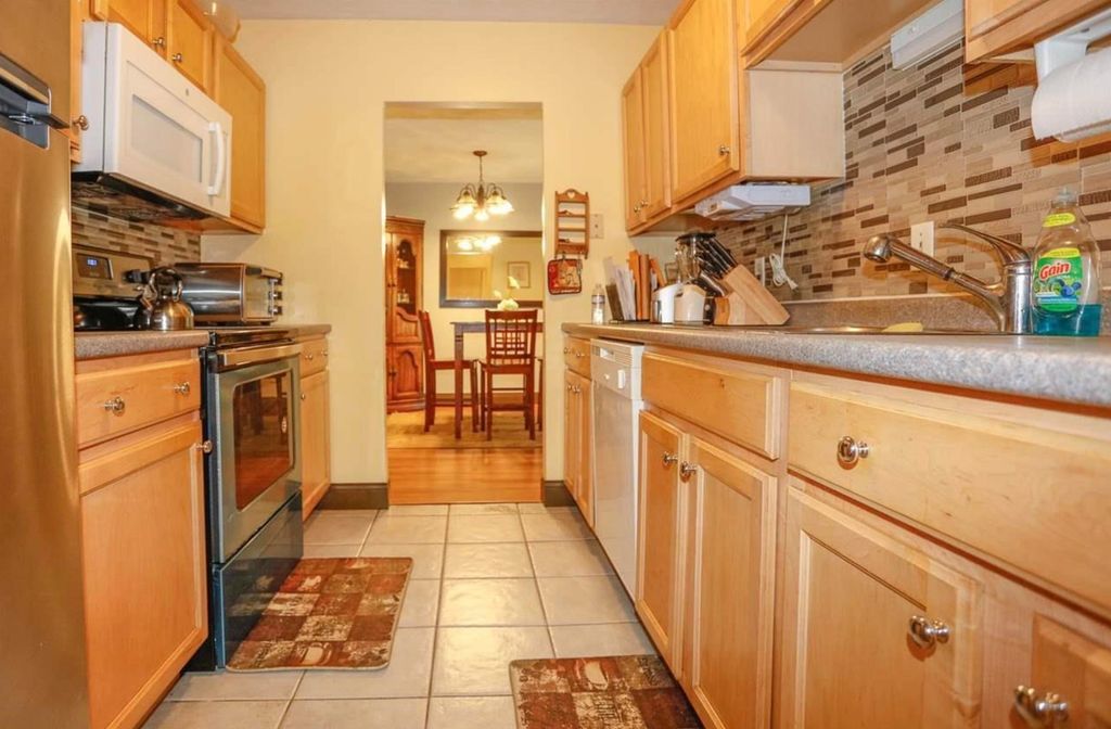 Photo of 11 Strawberry Bank Road #17, Nashua, NH 03062 (MLS # 5079206)