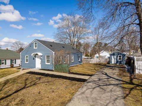 Photo of 180 Melrose Street, Manchester, NH 03109 (MLS # 5080797)