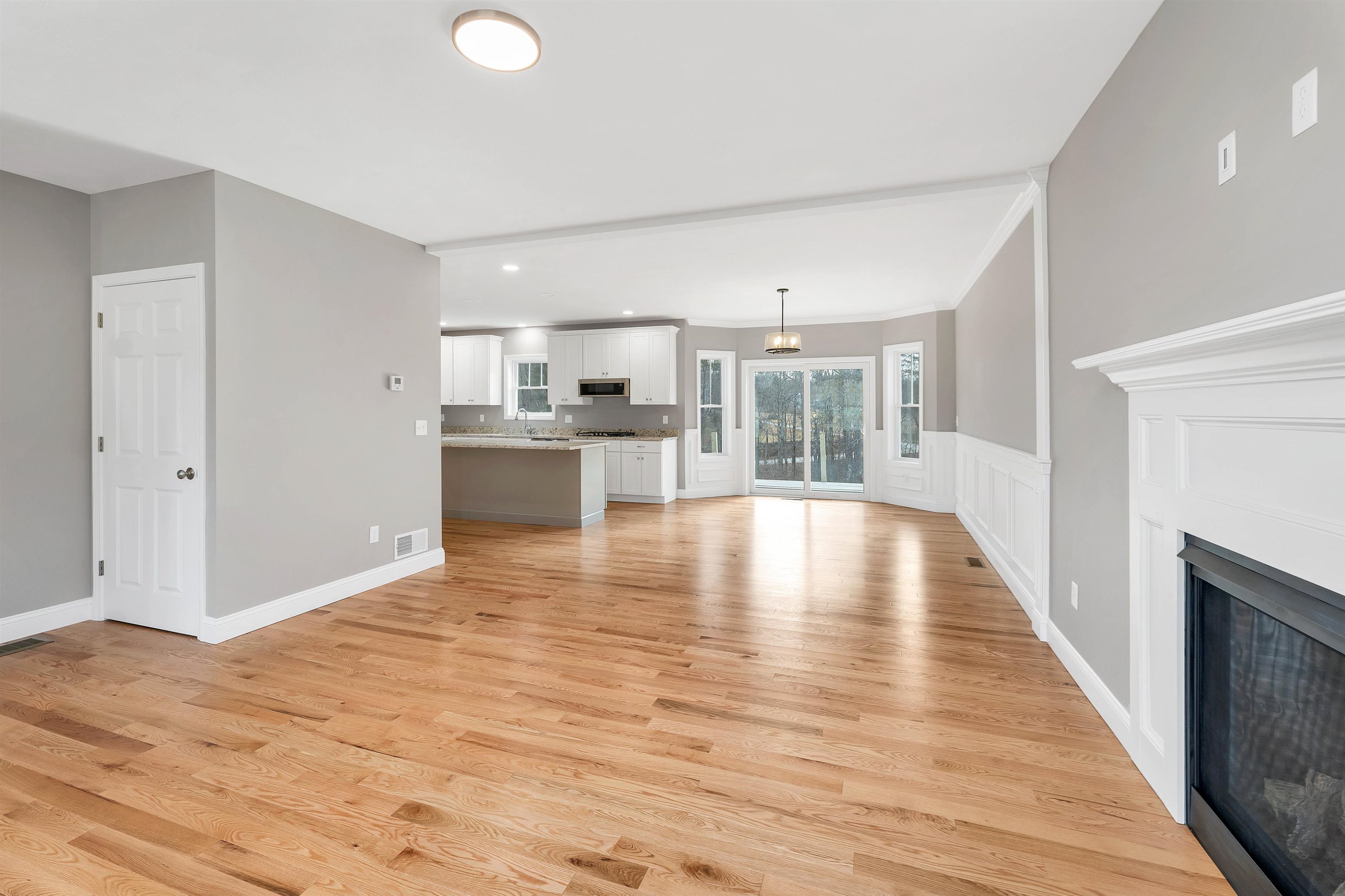 Concord, New Hampshire 03301, United States, 3 Bedrooms Bedrooms, ,3 BathroomsBathrooms,Residential,Pending,16675