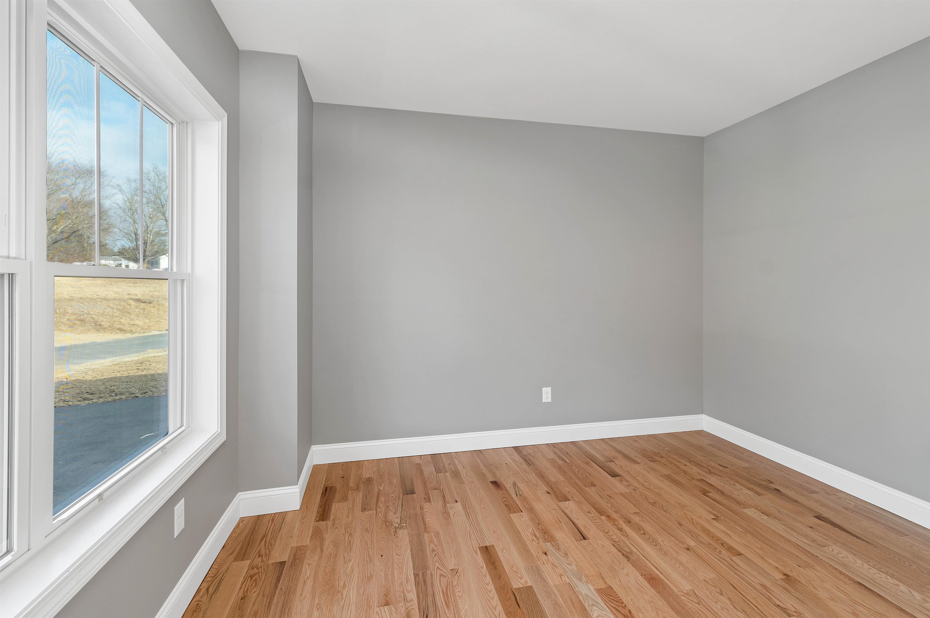 Concord, New Hampshire 03301, United States, 3 Bedrooms Bedrooms, ,3 BathroomsBathrooms,Residential,Pending,16675