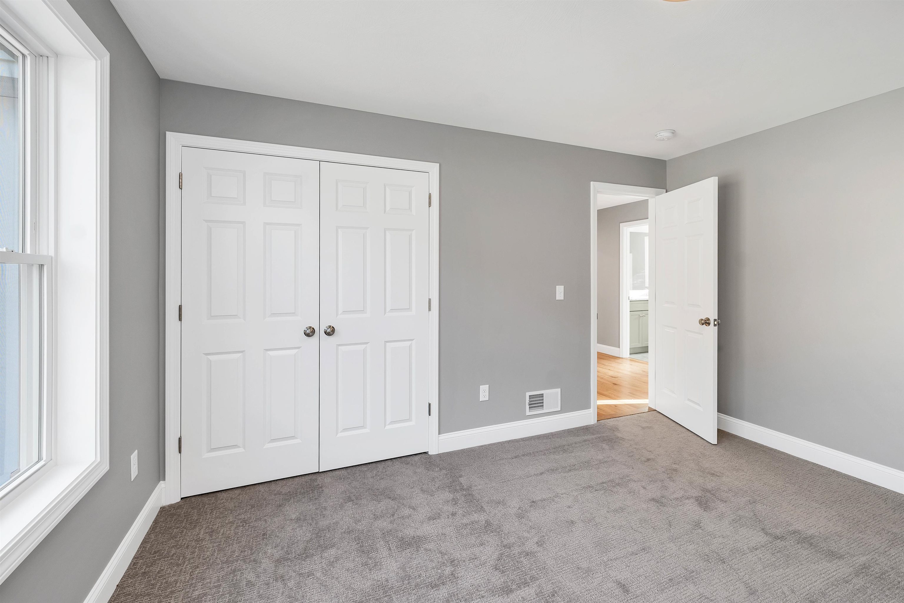 Concord, New Hampshire 03301, United States, 3 Bedrooms Bedrooms, ,3 BathroomsBathrooms,Residential,Pending,16675