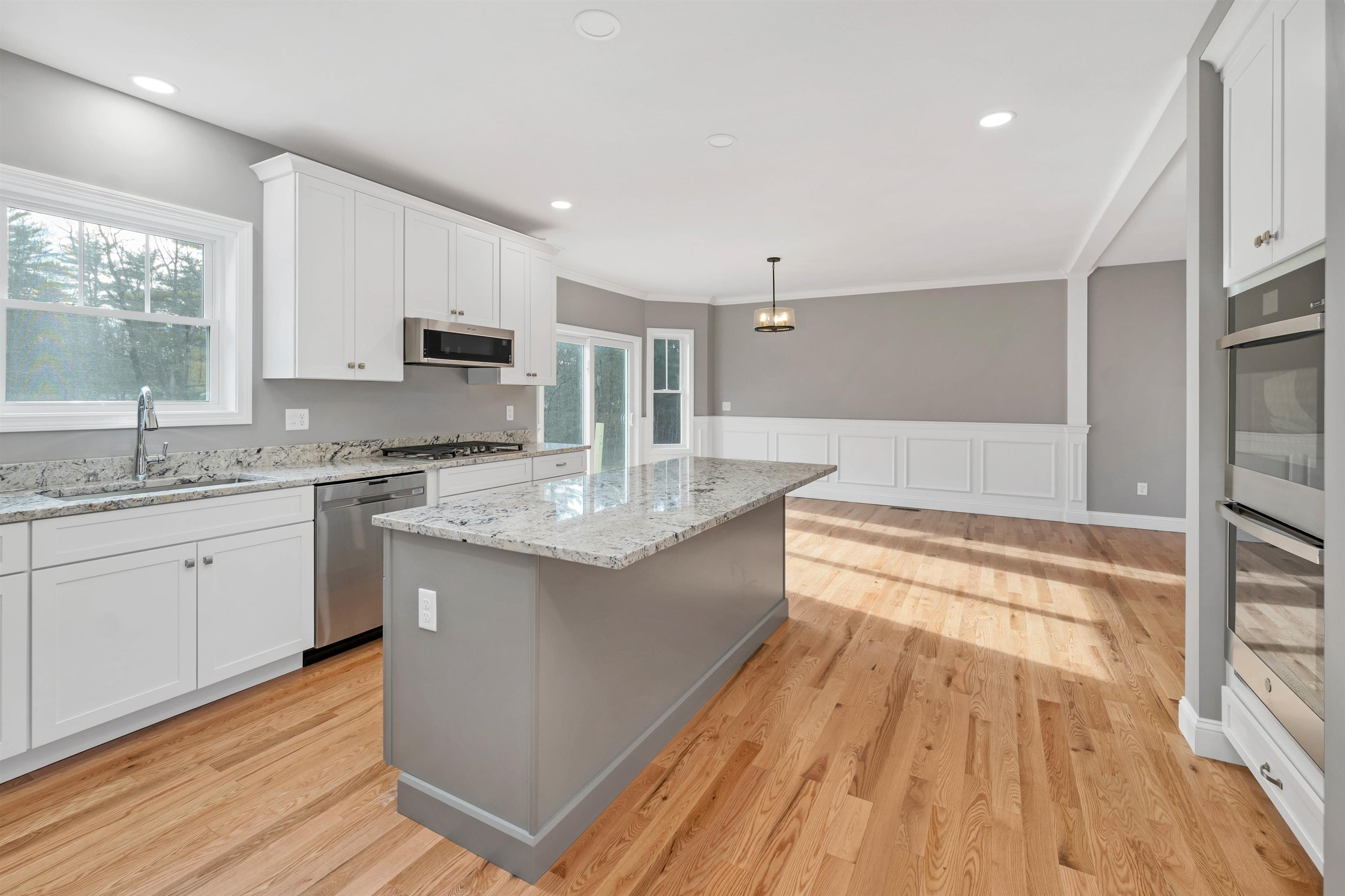 Concord, New Hampshire 03301, United States, 3 Bedrooms Bedrooms, ,3 BathroomsBathrooms,Residential,Pending,16675