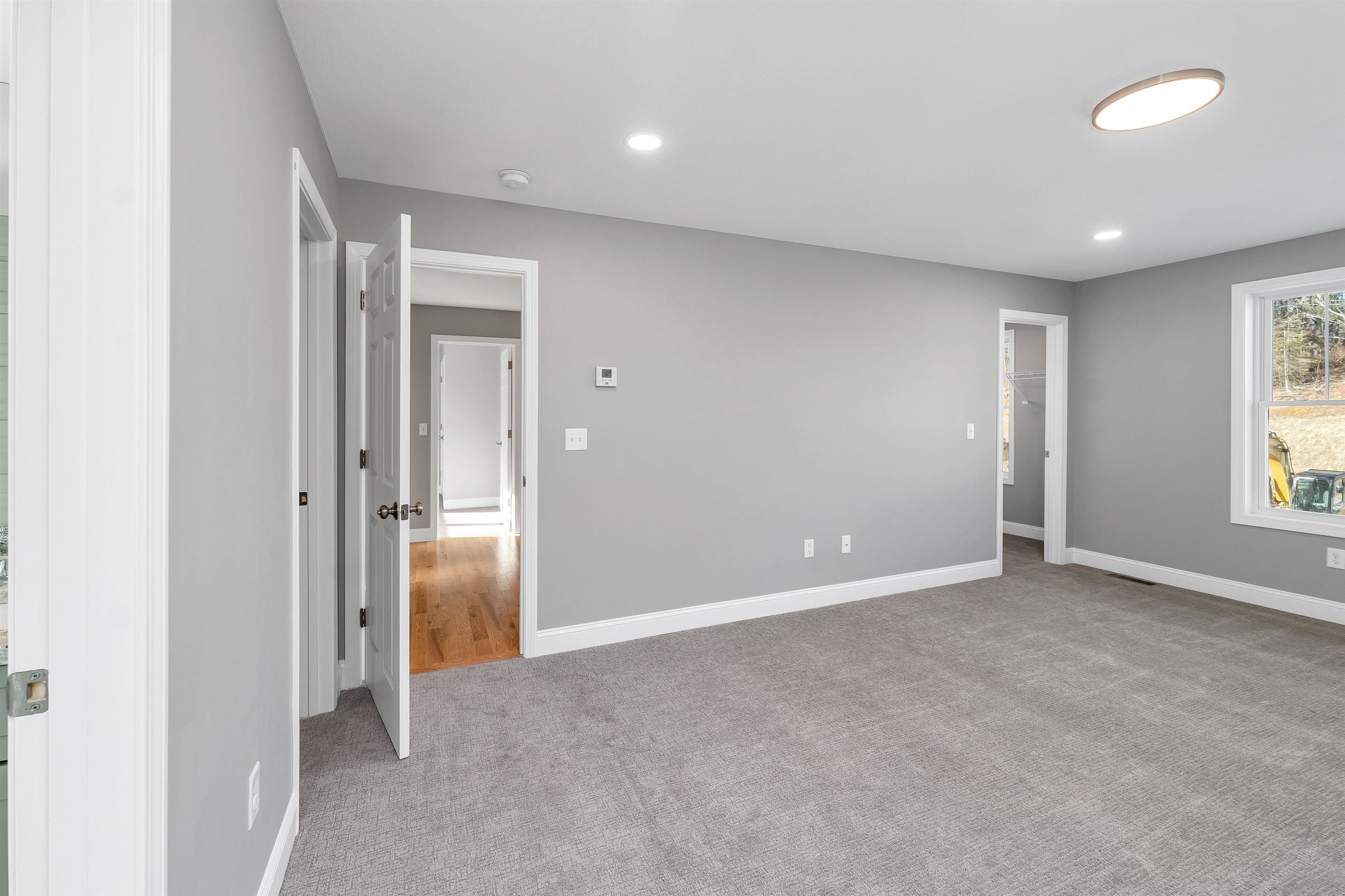 Concord, New Hampshire 03301, United States, 3 Bedrooms Bedrooms, ,3 BathroomsBathrooms,Residential,Pending,16675