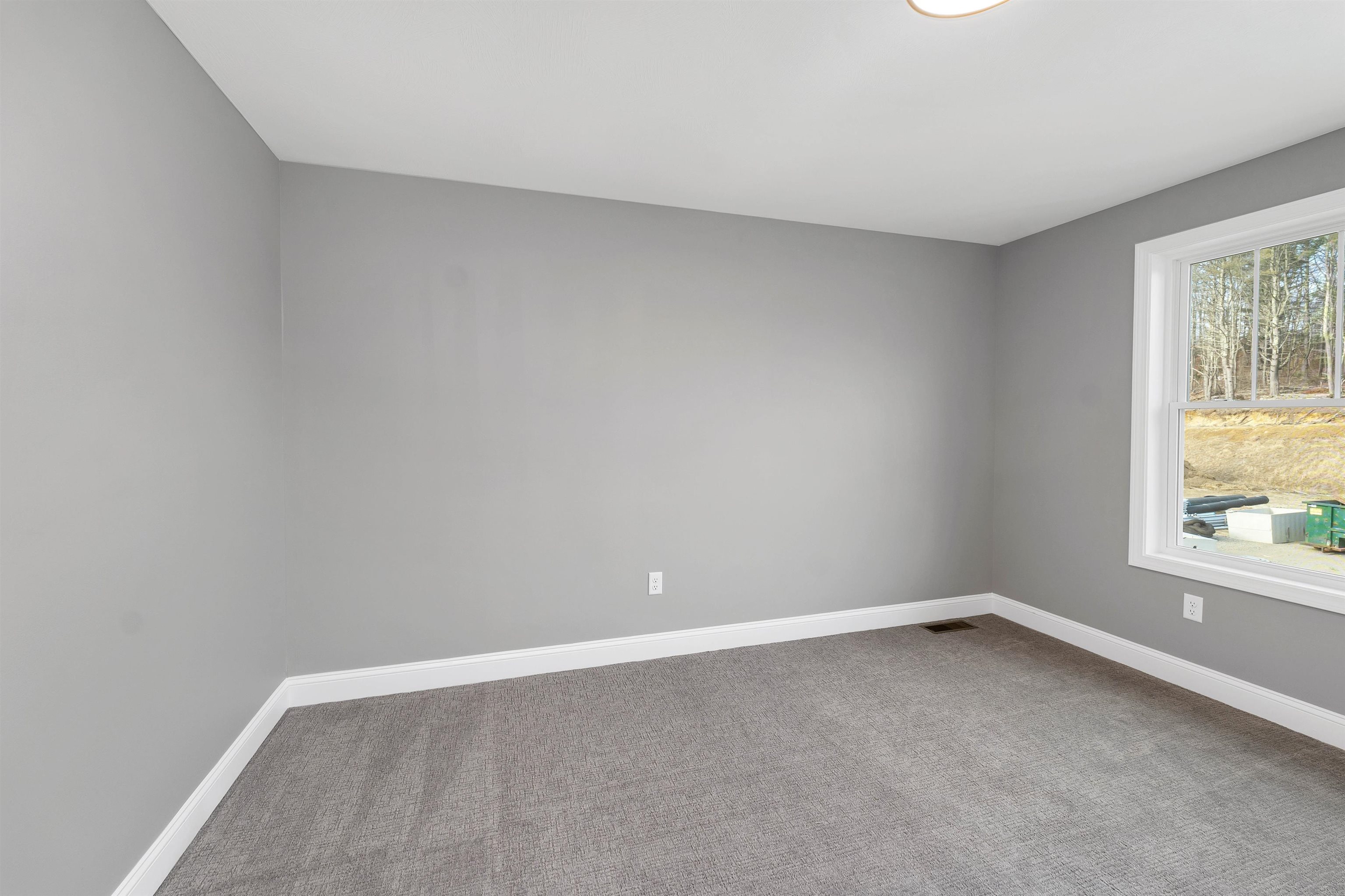 Concord, New Hampshire 03301, United States, 3 Bedrooms Bedrooms, ,3 BathroomsBathrooms,Residential,Pending,16675