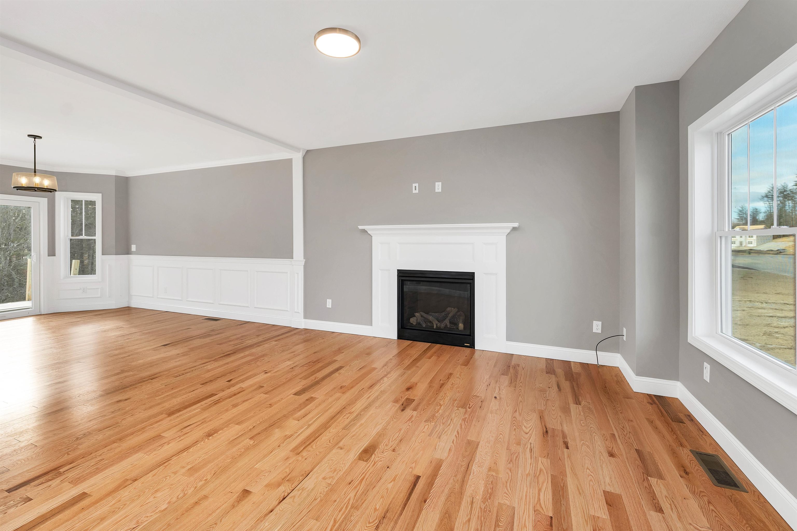 Concord, New Hampshire 03301, United States, 3 Bedrooms Bedrooms, ,3 BathroomsBathrooms,Residential,Pending,16675