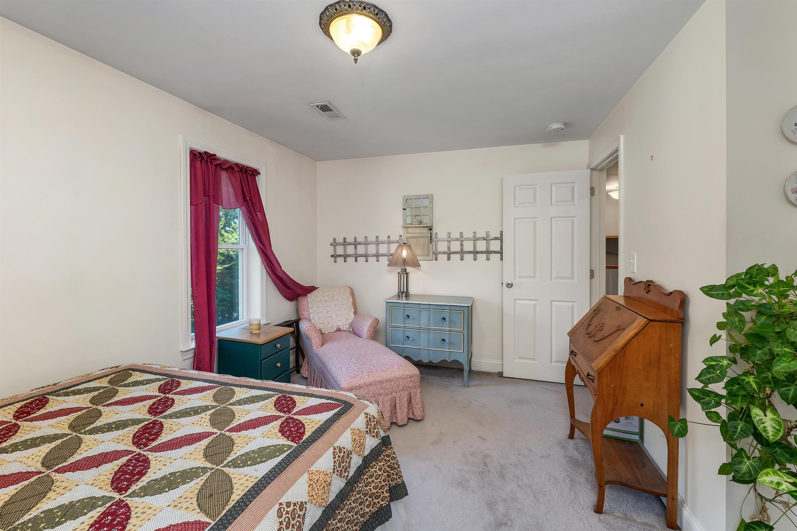 Meredith, New Hampshire 03253, United States, 3 Bedrooms Bedrooms, ,3 BathroomsBathrooms,Residential,Active,160023