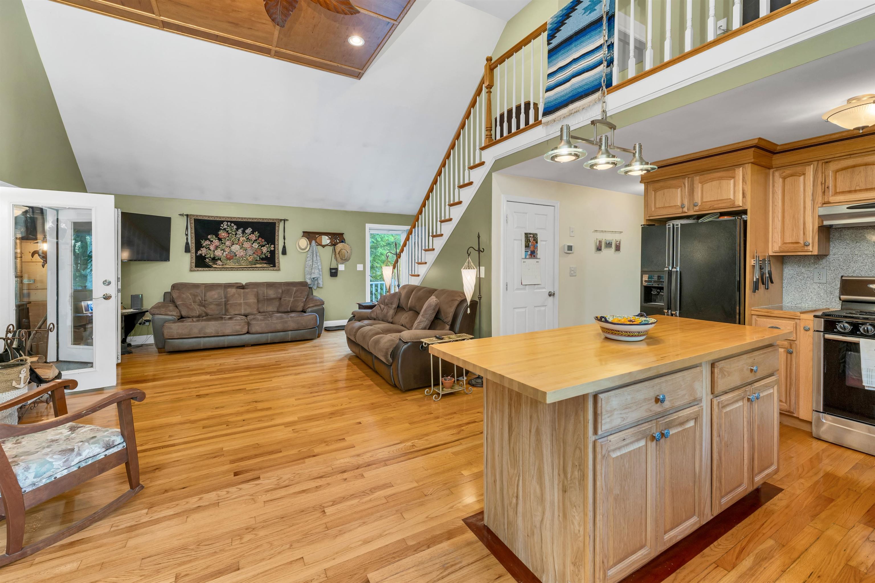 Meredith, New Hampshire 03253, United States, 3 Bedrooms Bedrooms, ,3 BathroomsBathrooms,Residential,Active,160023