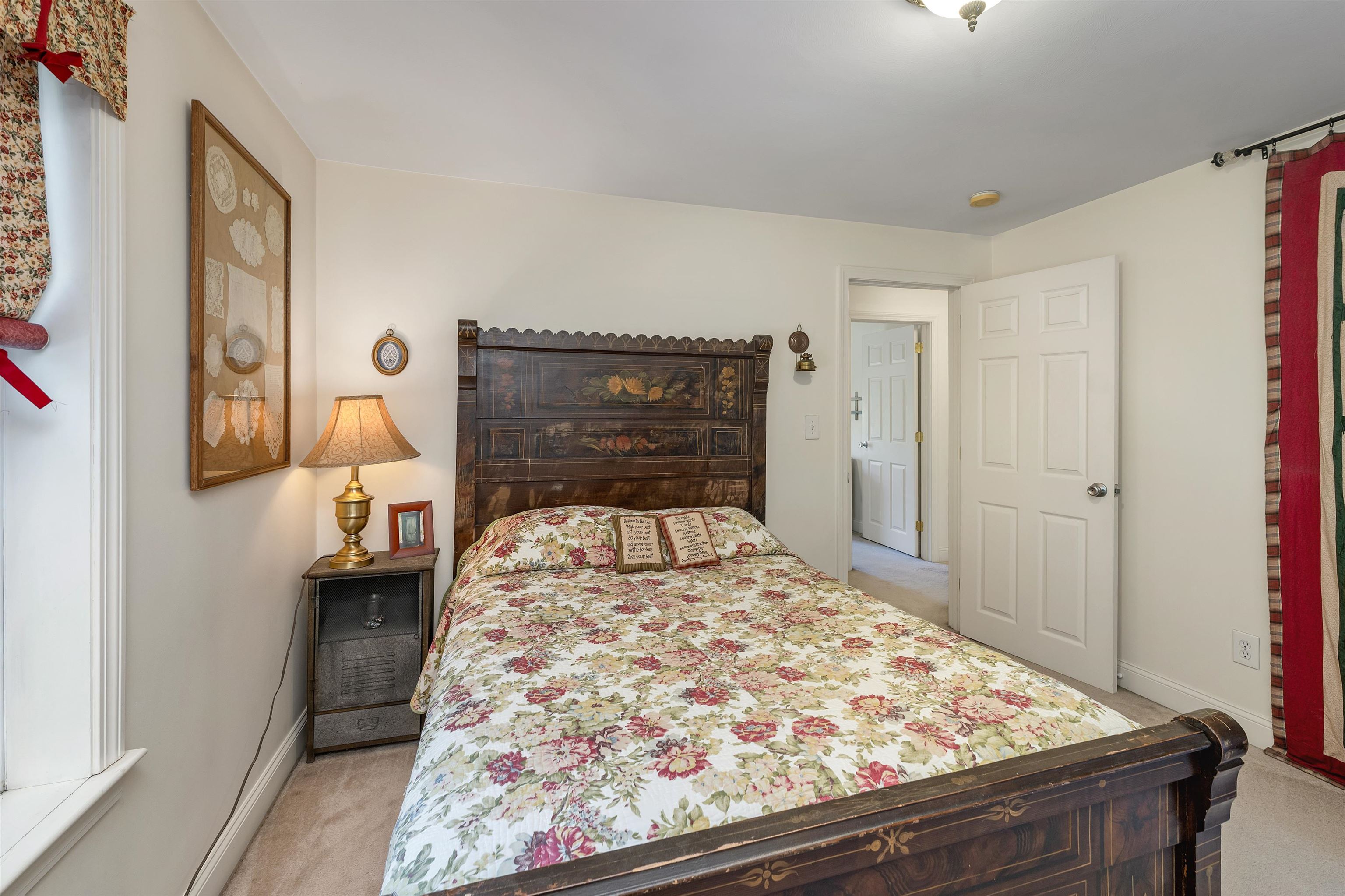 Meredith, New Hampshire 03253, United States, 3 Bedrooms Bedrooms, ,3 BathroomsBathrooms,Residential,Active,160023