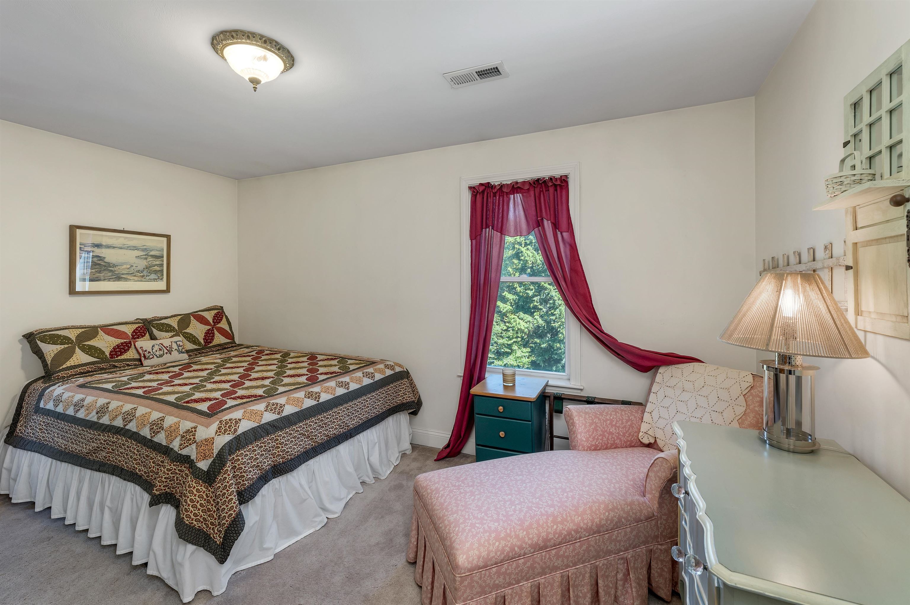 Meredith, New Hampshire 03253, United States, 3 Bedrooms Bedrooms, ,3 BathroomsBathrooms,Residential,Active,160023