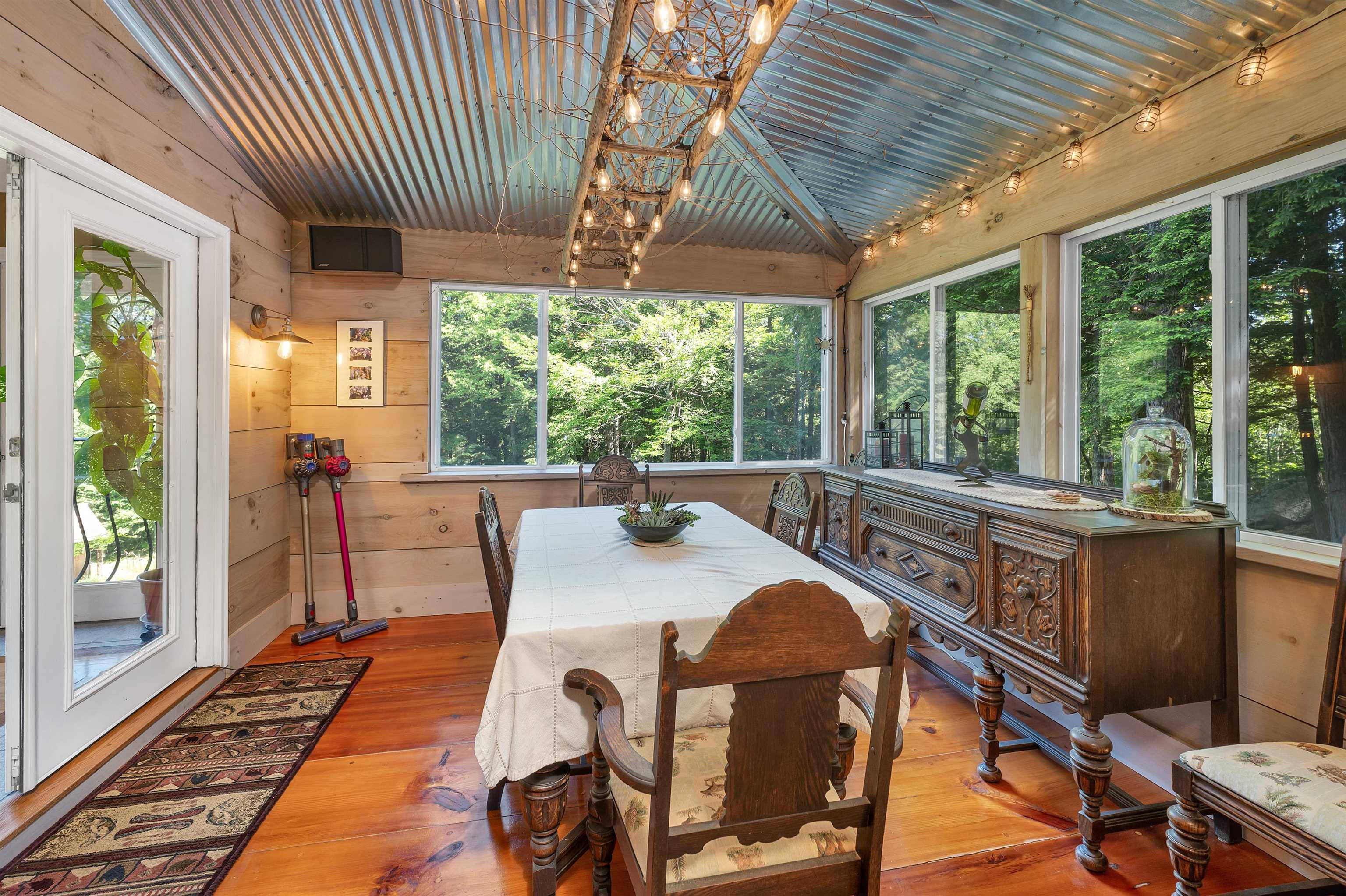 Meredith, New Hampshire 03253, United States, 3 Bedrooms Bedrooms, ,3 BathroomsBathrooms,Residential,Active,160023