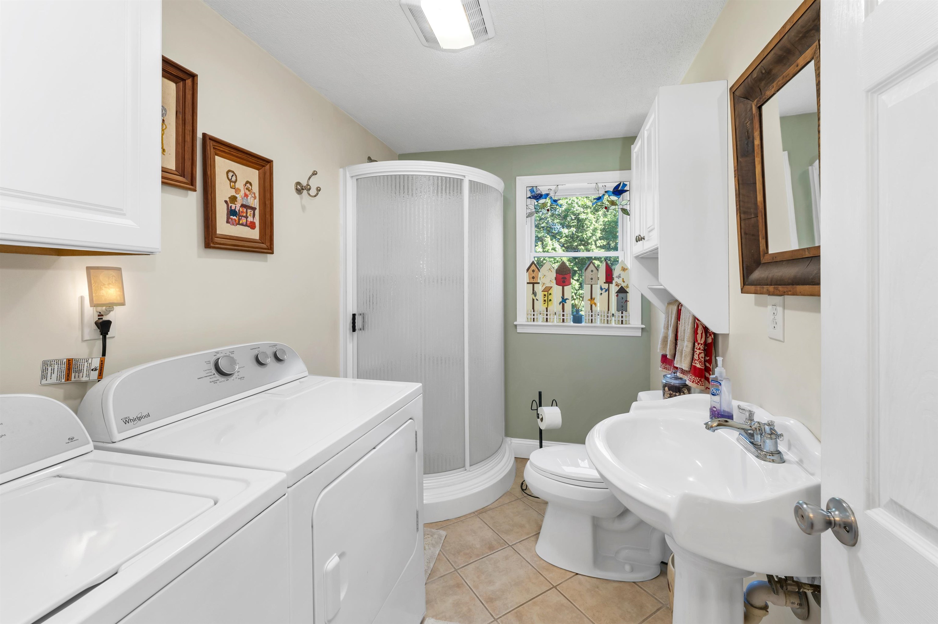 Meredith, New Hampshire 03253, United States, 3 Bedrooms Bedrooms, ,3 BathroomsBathrooms,Residential,Active,160023