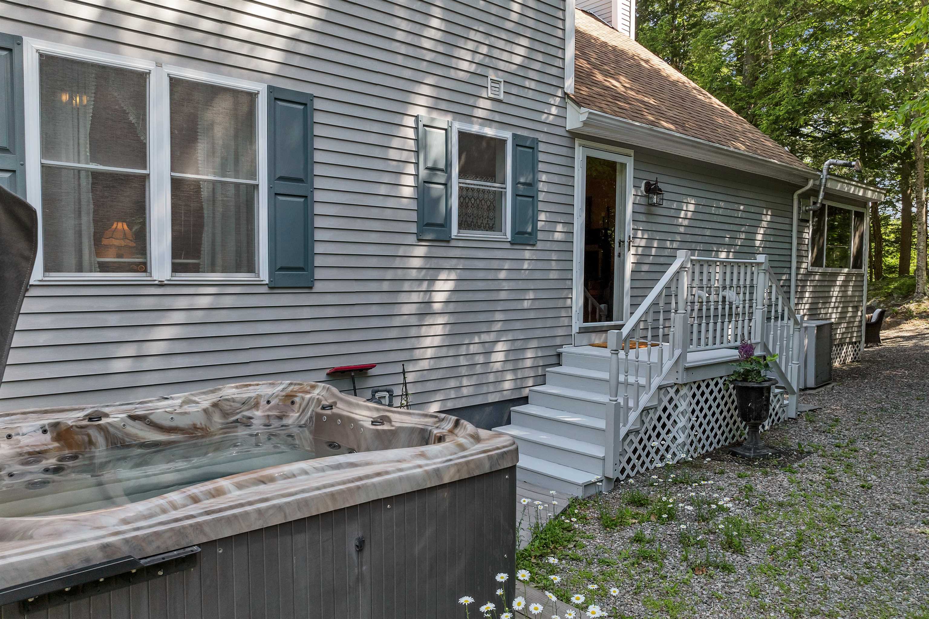 Meredith, New Hampshire 03253, United States, 3 Bedrooms Bedrooms, ,3 BathroomsBathrooms,Residential,Active,160023