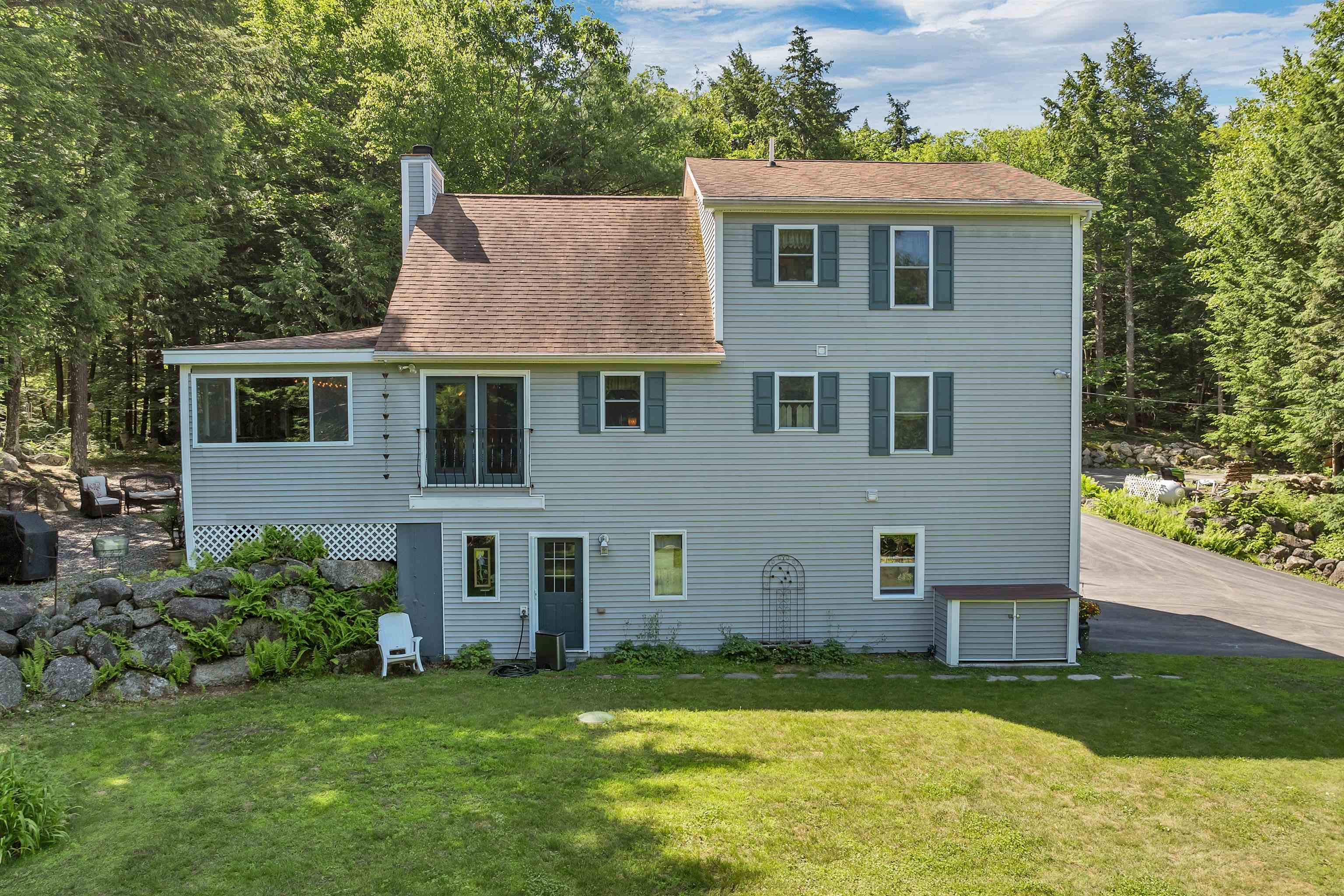 16 Maple Ridge Road